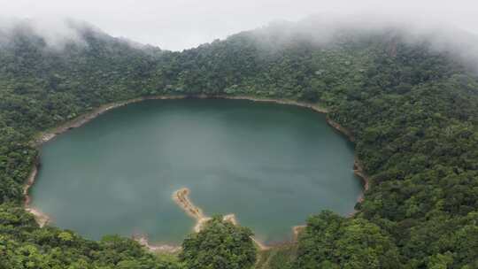 菲律宾达瑙湖的美丽景色——空中拍摄