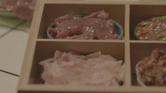 吃火锅—食盒里的美食
