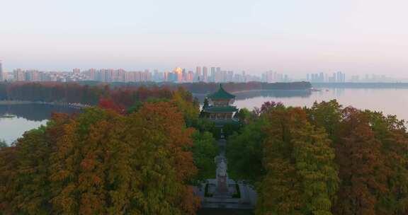 武汉东湖风景区深秋风光