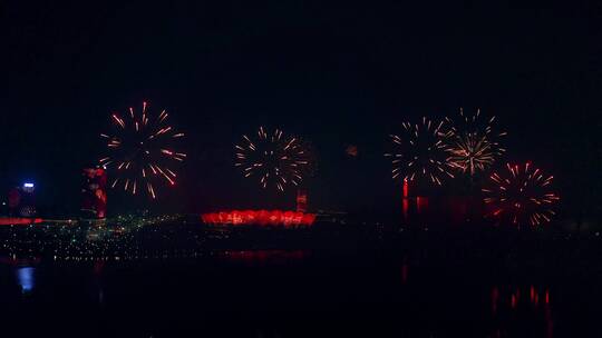 烟花 城市烟花 节日庆祝 西安奥体中心夜景