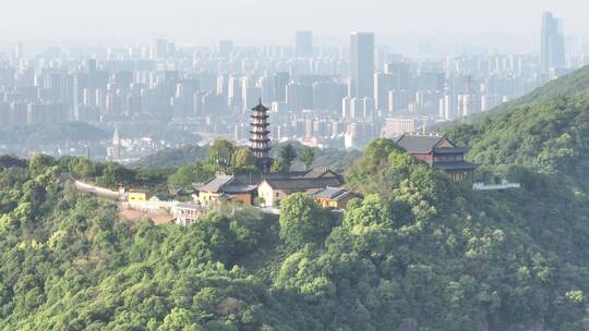 杭州湘湖先照禅寺和城市风光视频素材模板下载