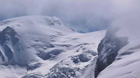 航拍冰川之父慕士塔格峰雪山冰川风光