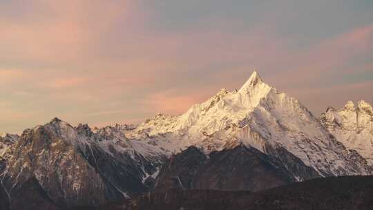 云南香格里拉梅里雪山飞来寺高空延时