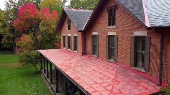 卢瑟福·B·海斯在俄亥俄州弗里蒙特的家。一栋有31个房间的豪宅，两层砖砌房屋，有8间卧室视频素材模板下载