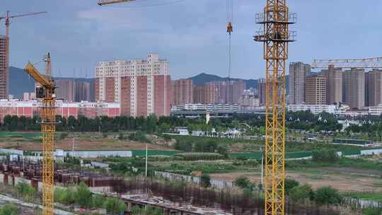 城市建设工地塔吊航拍