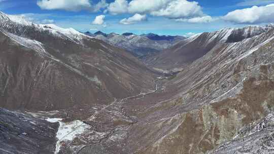 航拍四川甘孜贡嘎山乡上埕子村山谷溪流风光