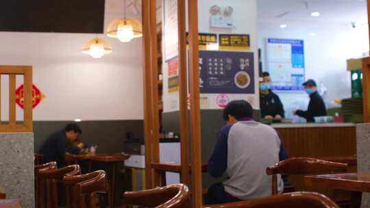 小吃饭店快餐餐厅顾客用餐环境视频素材人物