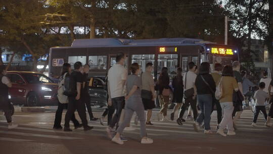 城市夜景 下班回家 白领下班