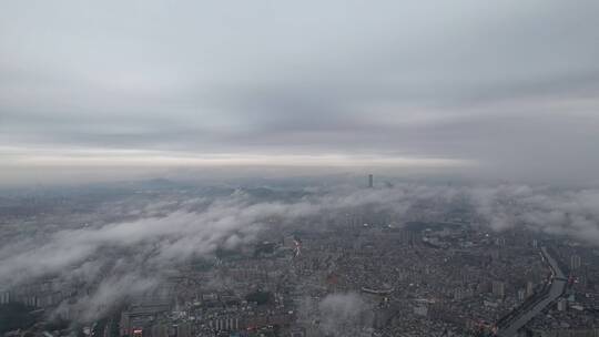 城镇阴雨天航拍