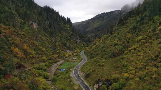 泸沽湖-亚丁公路泸亚线旅行景观航拍