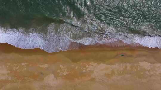 海岸线海滩海浪沙滩升格空镜