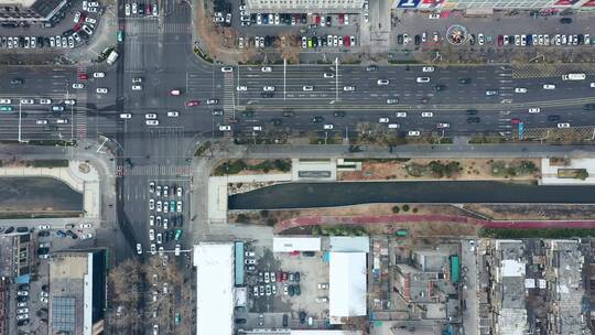 航拍城市道路车流川流不息