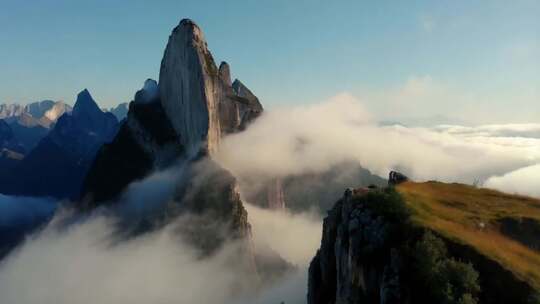 高山云海壮丽景观