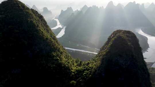 航拍广西群山光影美景