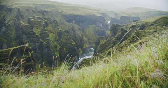 Fjadrargljufur峡谷，冰岛，