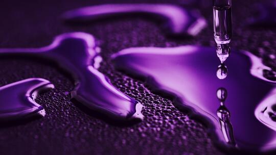 暗紫色精华液滴管素材