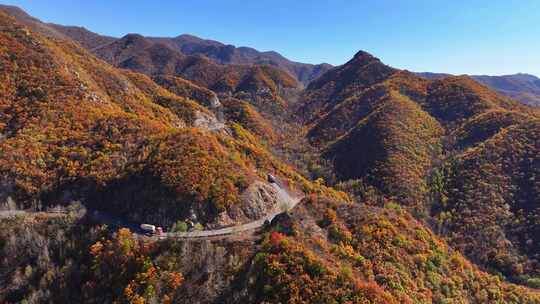 北京红叶秋季山路运输郊区109国道门头沟