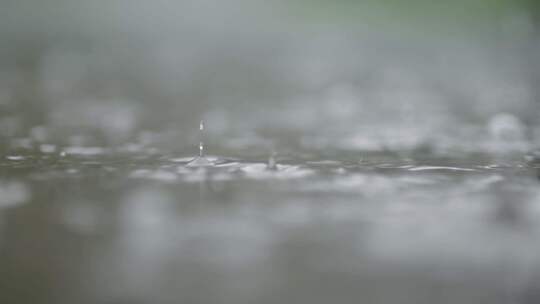 雨，水坑，雨，飞溅