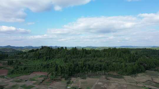 中国西南丘陵地区乡村土地山丘树林