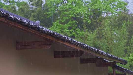 清明江西赣州关西围屋中式氛围大雨空镜头