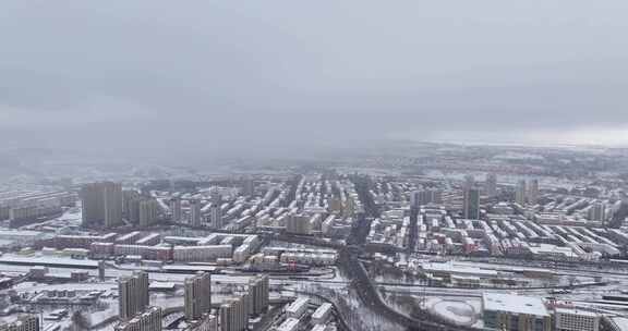 被大雪覆盖的城市鸟瞰全景