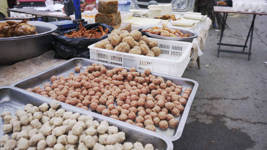 4k新春时节北方集市食品销售实拍视频
