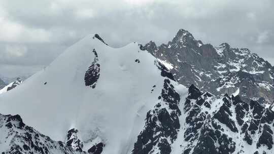 长焦下的西藏那曲比如县萨普神山雪山景观