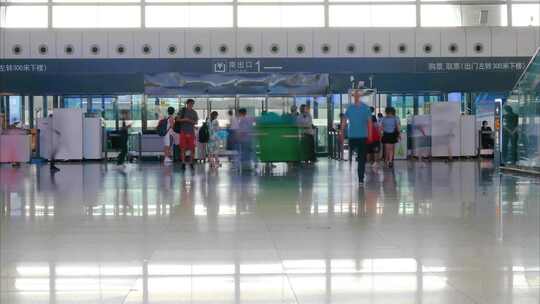 火车站杭州火车东站乘客人流延时视频素材视频素材模板下载