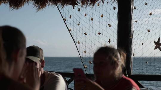 墨西哥加勒比海墨西哥湾人聊天度假休闲大海