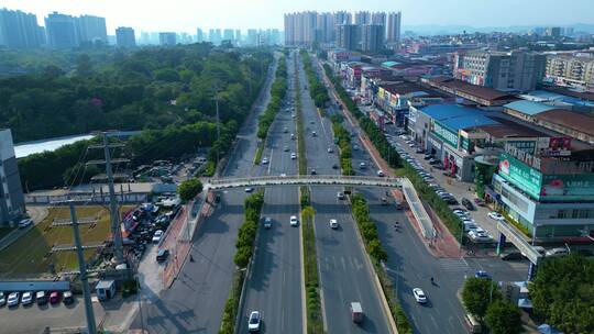 航拍城市公路交通路况