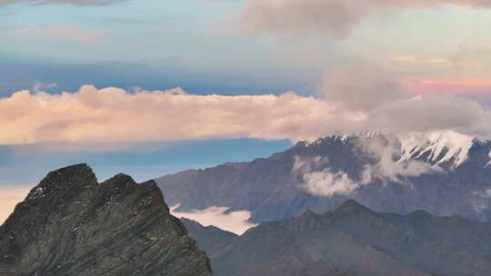 川西乌库楚雪山观蜀山之王贡嘎山群峰风光