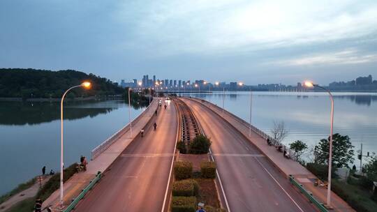 武汉南湖大道，平视直推镜头