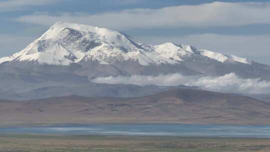 纳木那尼雪山航拍