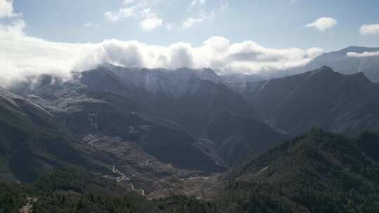 川西泸定牛背山