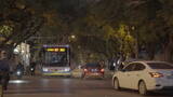 城市公交 夜间公交 公交出行高清在线视频素材下载