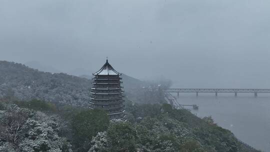 航拍西湖大雪