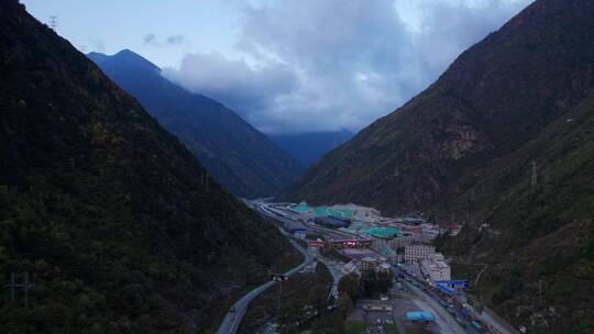 高原地区大山航拍