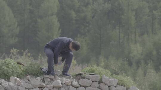 画家山区野外写生视频素材模板下载