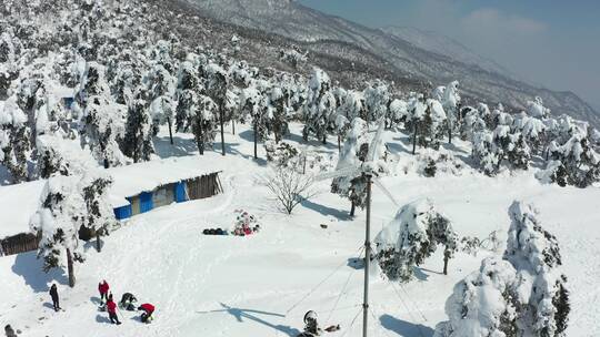 冬季临安百丈岭雪景风光4K航拍