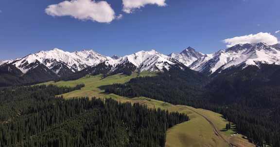 新疆库尔德宁雪山航拍