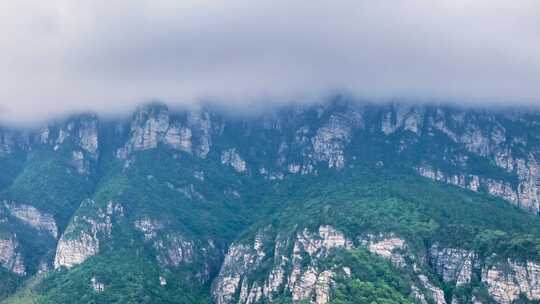 云雾中的庐山五老峰航拍特写延时