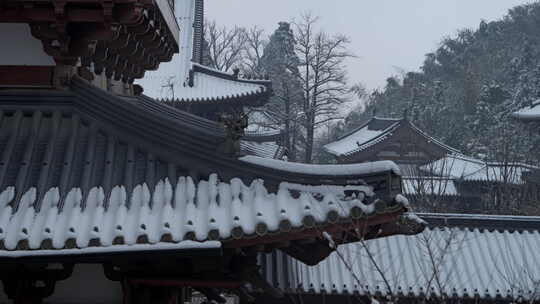 杭州径山寺中式古建筑寺庙雪景