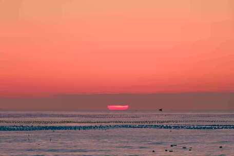 海上日出