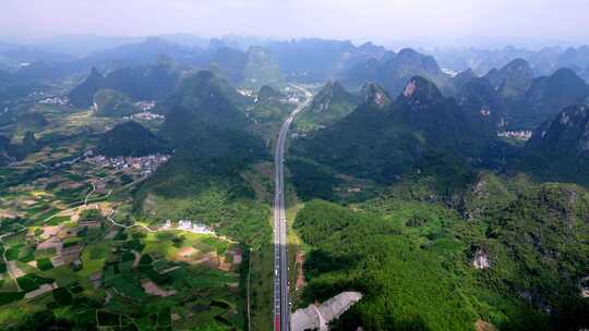 航拍中国广西最美高速桂林田园风光