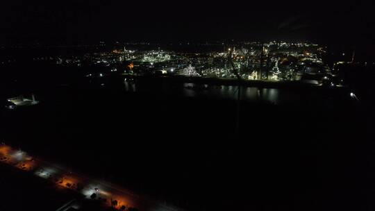 夜间飞行火电厂