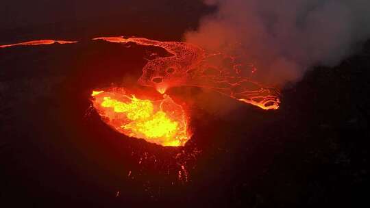 近距离观察雷克雅内斯半岛戏剧性火山喷发的