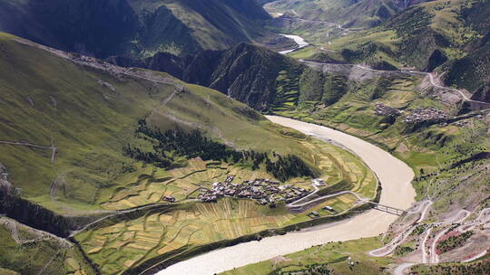 西藏 317川藏北线 那曲市 乃秀村高原 旅行