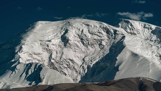帕米尔高原雪山