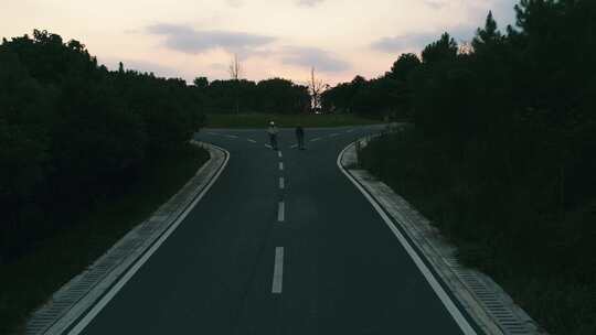 山路滑滑板