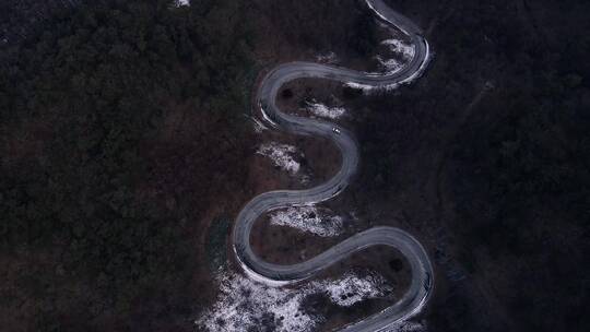 航拍盘山路汽车行驶视频素材模板下载